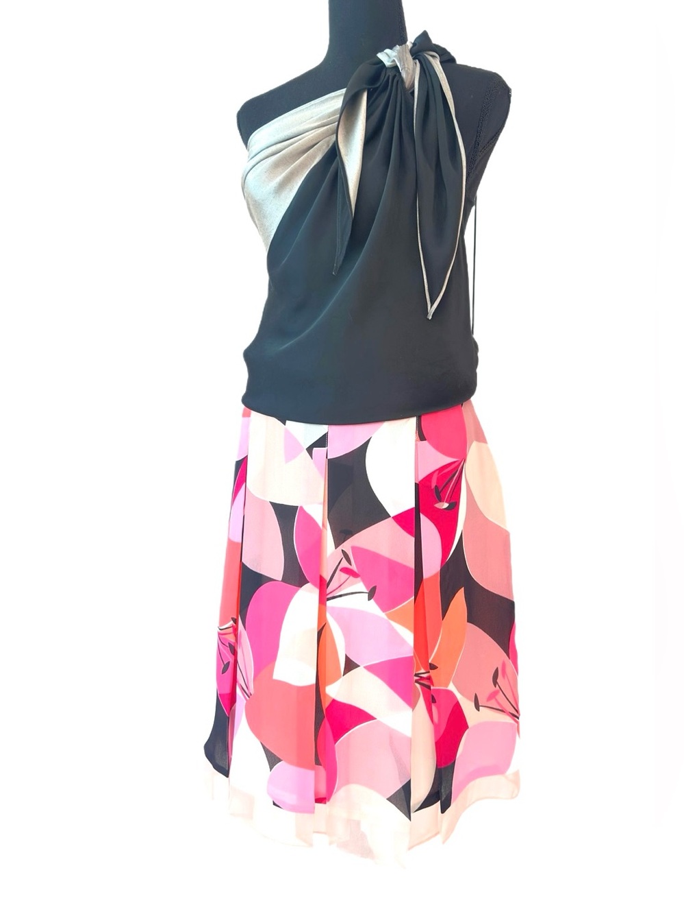 WORTHINGTON ~ Pink Black and Cream Colored Abstract Pleated Circle Skirt